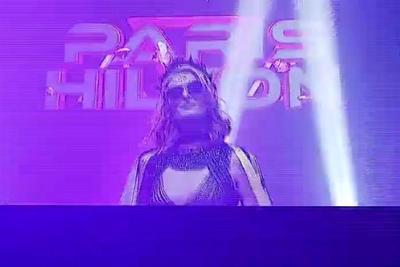 Paris Hilton é DJ em camarote de luxo no carnaval de Salvador 
