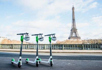Paris quer proibir aluguel de patinetes elétricos