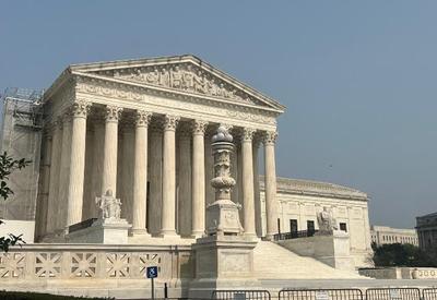 Suprema Corte dos EUA rejeita pedido de Trump para manter congelamento de ajuda externa  