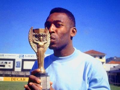 Medalha ganha por Pelé na Copa de 1962 vai a leilão e pode ser vendida por R$ 2 milhões