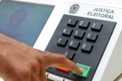 Pesquisa eleitoral mostra Jair Bolsonaro liderando intenções de voto