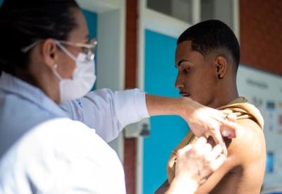 Mapa da vacinação: Brasil ultrapassa 80% da população com ciclo completo