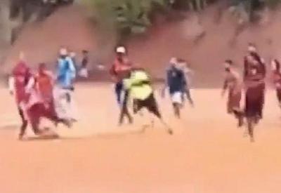 Jogador é esfaqueado por árbitro durante jogo de futebol de várzea