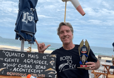 Piloto de parapente morre ao colidir com prédio em São Conrado, no Rio