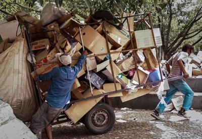 Lula prepara volta de programa para catadores de material reciclável