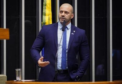 Poder Expresso: Daniel Silveira se refugia na Câmara e gera crise de Poderes