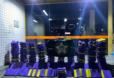 Polícia apreende meia tonelada de maconha em caminhão no Rio de Janeiro