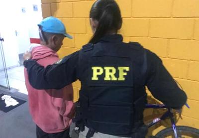 Polícia encontra menino que tentava ir do Paraná a SP de bicicleta