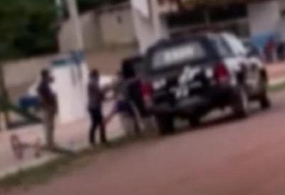 Policial civil é flagrado agredindo adolescente no interior do Pará