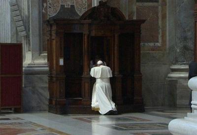 Igreja deve pedir perdão e pedofilia é 'ato cruel', diz papa Francisco