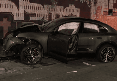 Motorista bate Porsche e foge após acidente em São Paulo