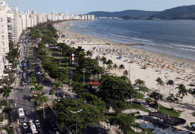 Medo de bebidas contaminadas afasta turistas das praias de Santos