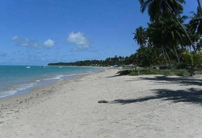 Irmãos de 11 e 16 anos morrem afogados em praia de Maragogi, em Alagoas