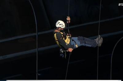 Mesmo sem licença, rapel e bungee jump continuam sendo praticados no Viaduto Sumaré, em SP