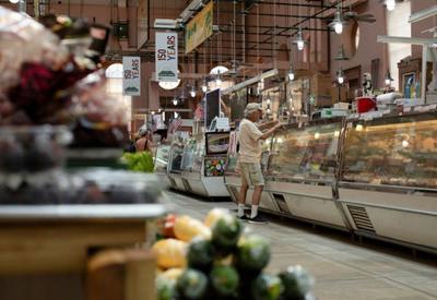 Preços globais dos alimentos têm maior alta em dois anos, puxados por carne e óleos vegetais, diz FAO