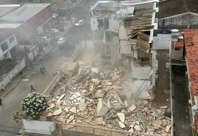Prédio desaba dois dias depois de ser interditado no Grande Recife