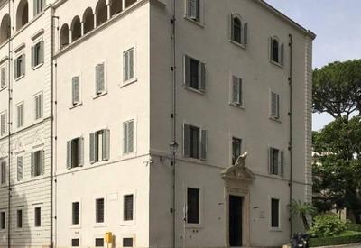 Vaticano indicia 10 pessoas por supostos crimes financeiros
