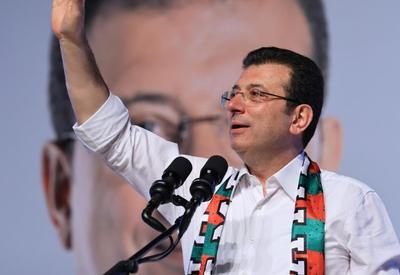 Presidente da Turquia prende principal opositor e protestos irrompem em Istambul