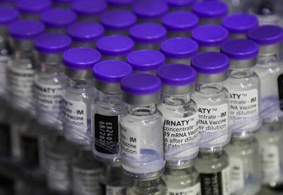 Mais 1,1 milhão de doses da vacina da Pfizer chegam ao Brasil