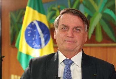 Vídeo: Bolsonaro participa da cerimônia de formatura de sargentos no Rio