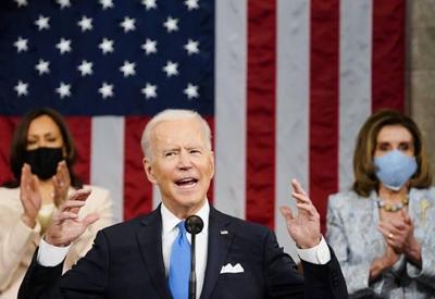 "Temos que provar que a democracia ainda funciona", diz Biden