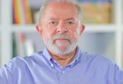 Lula lamenta mortes e diz que Brasil está "andando para trás"