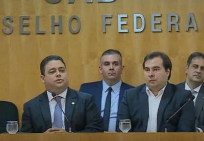 Presidente da OAB entra com ação no STF contra Bolsonaro