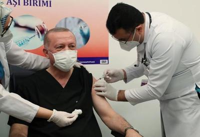 Covid-19: Turquia imuniza 500 mil pessoas com a CoronaVac em dois dias