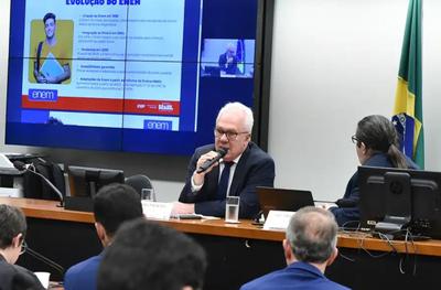 Presidente do Inep nega vazamento no Enem e diz que anulação de questões foi preventiva