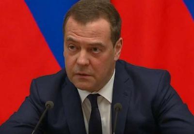 Primeiro-ministro da Rússia, Dmitri Medvedev, renuncia ao cargo