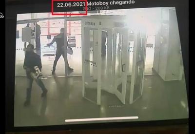 CPI mostra imagens de motoboy da VTCLog em agência bancária