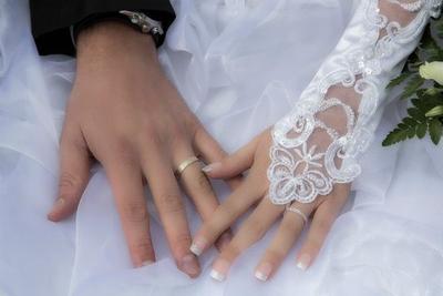 Projeto que proíbe casamento de menores de 16 anos avança na Câmara