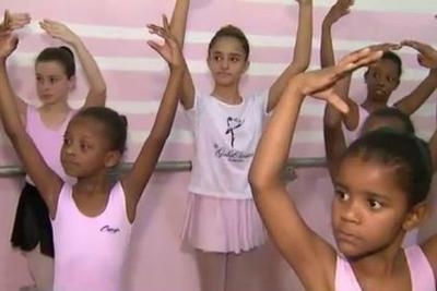 Projeto usa a dança para ajudar crianças que vivem na Cracolândia