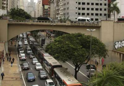 Protesto de motoristas bloqueia 21 terminais de ônibus em SP