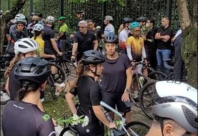 Ciclistas prestam homenagem a Vitor Medrado, morto em assalto na Zona Oeste de SP