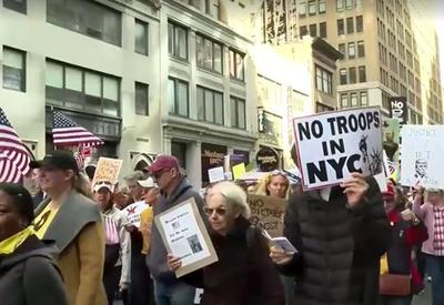 Manifestantes vão às ruas nos EUA e na Europa contra Donald Trump