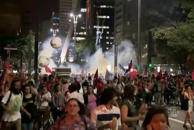 Protestos contra o impeachment interditam sete pontos de São Paulo