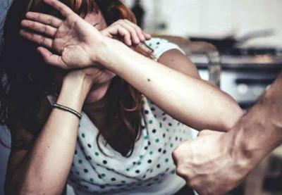 Quase 200 mulheres são vítimas de violência doméstica por dia em SP