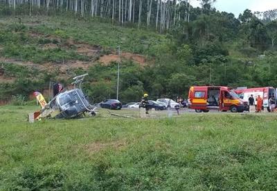 Queda de helicóptero deixa dois feridos em Santa Catarina