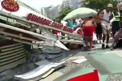 Quiosque desaba e fere seis pessoas em Copacabana