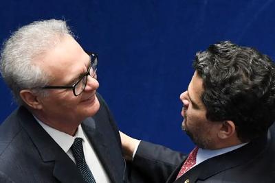 Alcolumbre escolhe Renan Calheiros como relator do projeto de isenção do IR