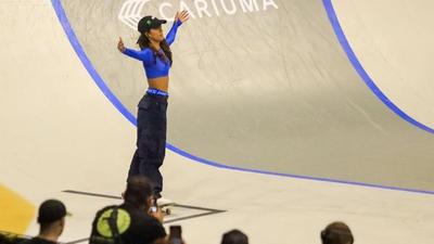 Rayssa Leal é tricampeã mundial de skate street; veja manobra