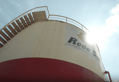 Empresa citada na Carbono Oculto vence lote para fornecer diesel ao BRT do Rio