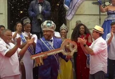 Rei Momo recebe a chave da cidade e declara aberto carnaval no Rio