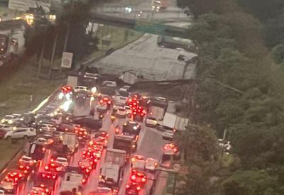 SBT News na TV: Tempestade em SP deixa mais de 1 milhão de casas sem energia