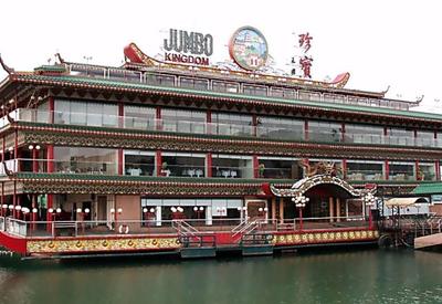Famoso restaurante flutuante em Hong Kong afunda em águas chinesas