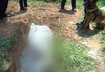 Polícia encontra mais 5 ossadas em cemitério clandestino