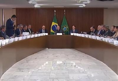Ao vivo: presidente Lula faz reunião com governadores e ministros