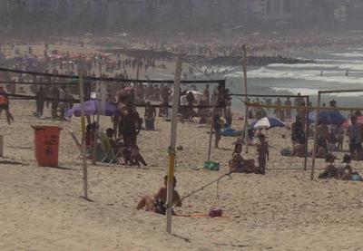 Rio tem temperatura de quase 40º C e praias lotadas