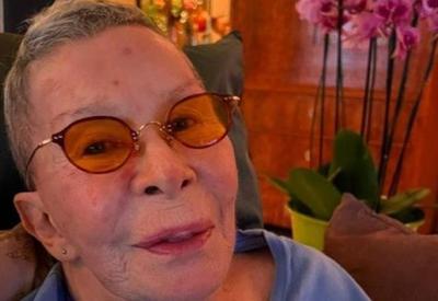 Rita Lee tem alta hospitalar e se recupera em casa